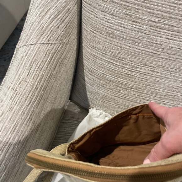 HOBO brand soft gold metallic crossbody bag - Picture 3 of 7